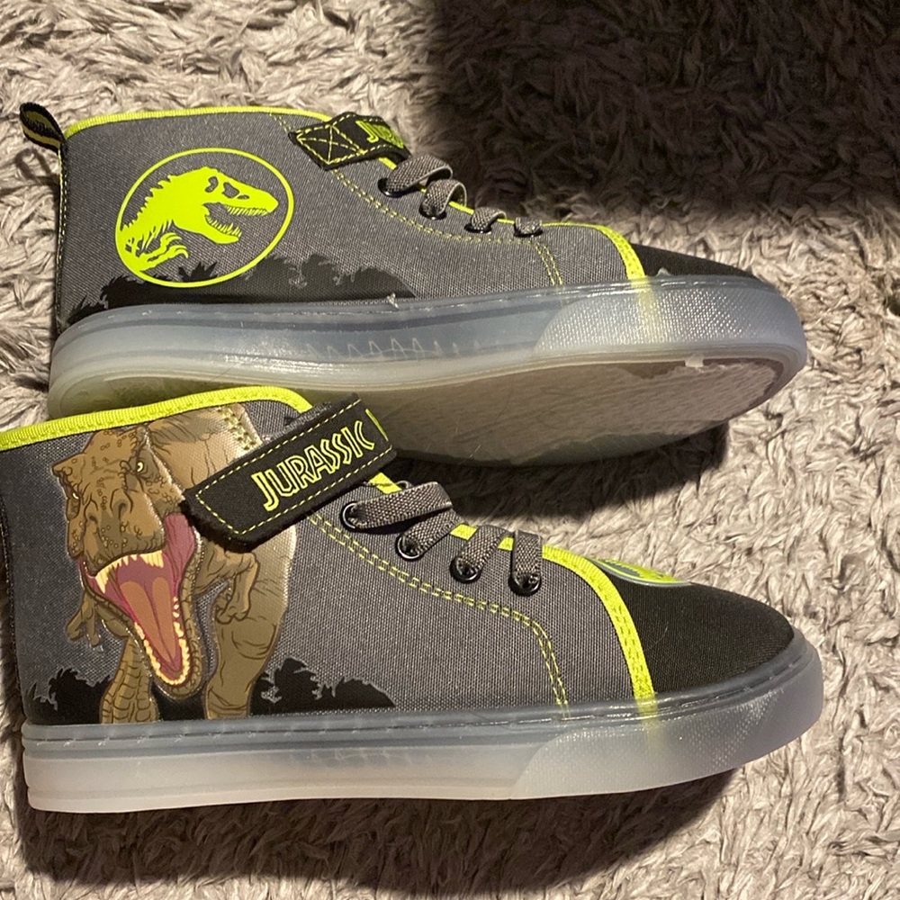 Jurassic World light up shoes size 1